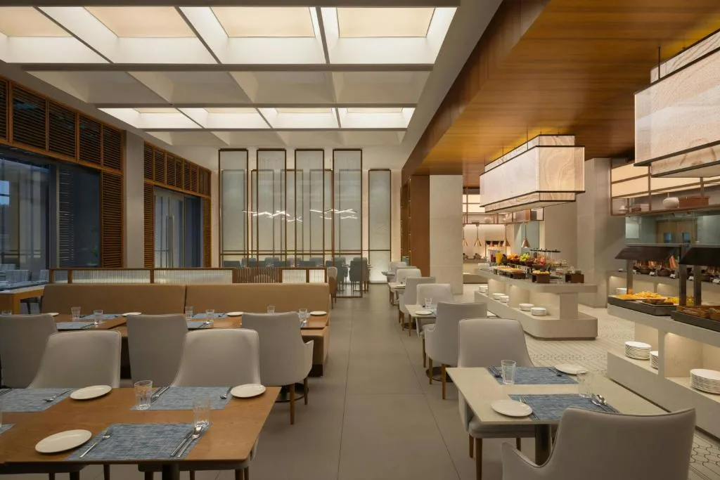 Courtyard By Marriot Surat All Day Dining